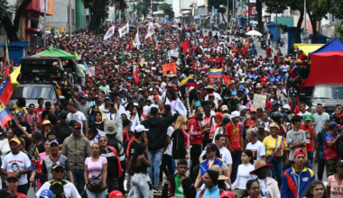 Trump meets US oil companies on investment in Venezuela's oil industry