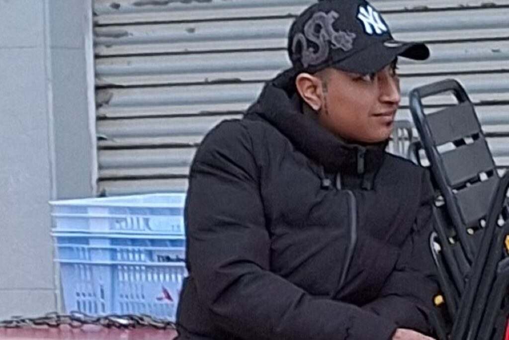 Colombian worker in Spain.