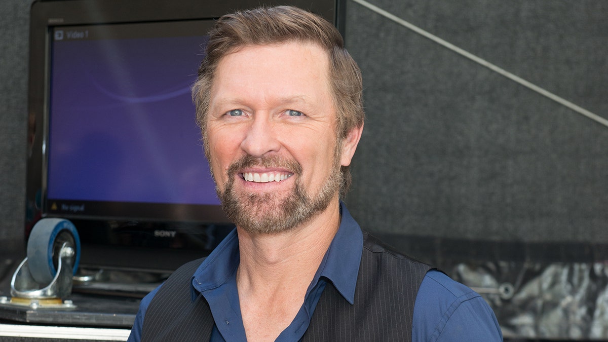 Craig Morgan smiling