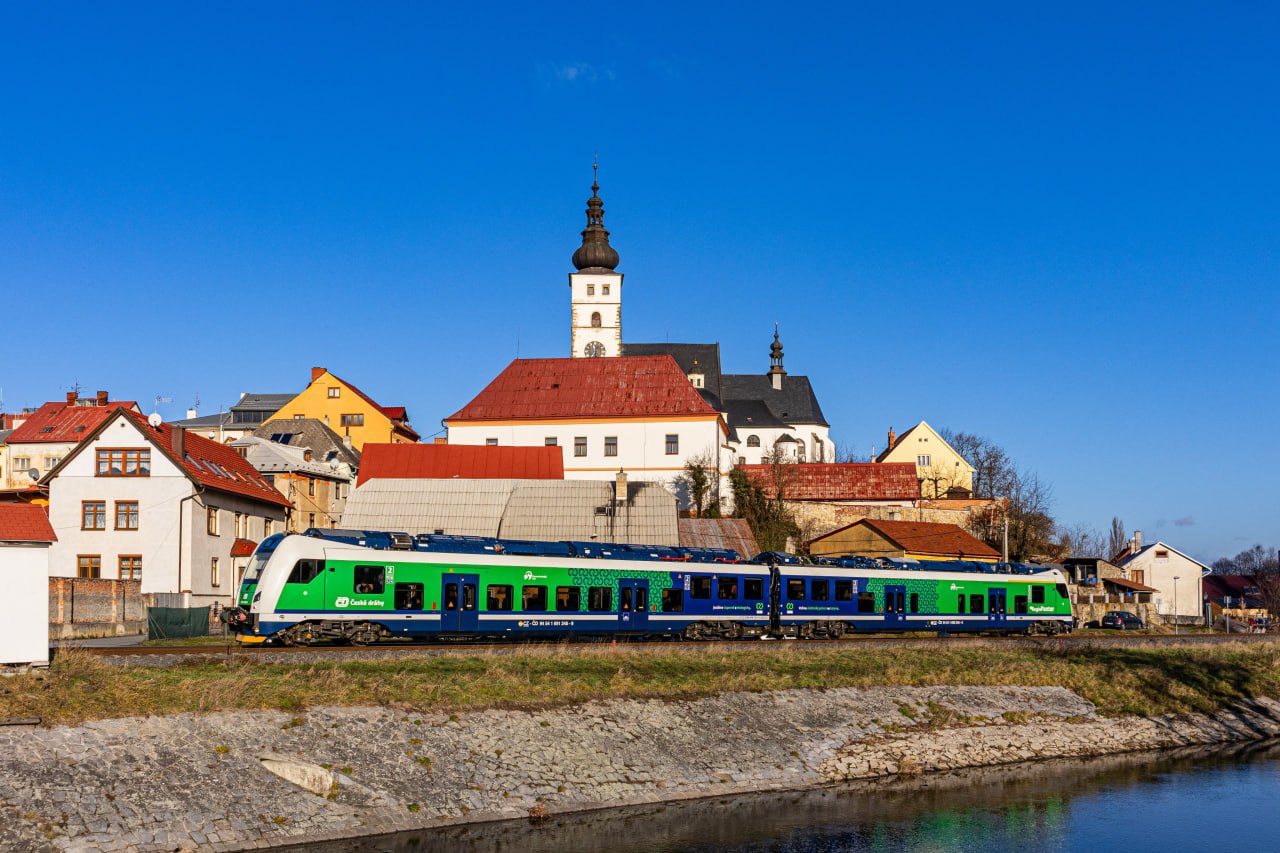 Hybrid train 15Ev3 by Škoda Group in Příbor