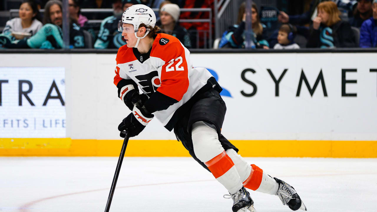 Dvorak signs 5-year, $25.75 million contract with Flyers