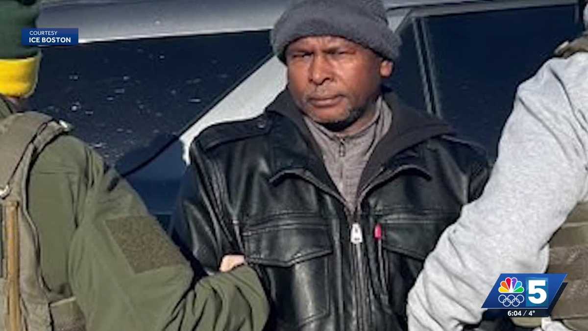 Somali refugee detained by immigration agents outside Burlington airport