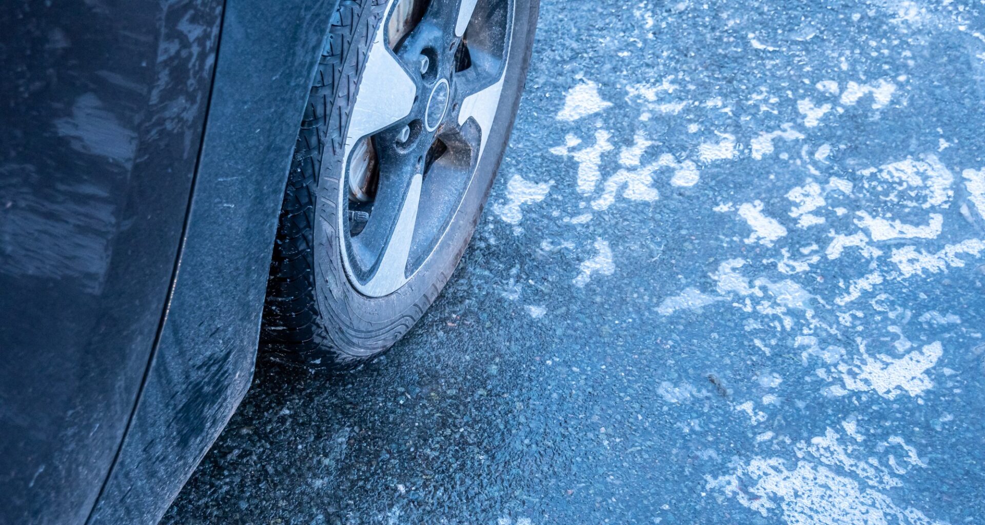 POZOR, Slovensko potrápi poľadovica a ešte aj... Meteorológovia dvíhajú varovný prst!