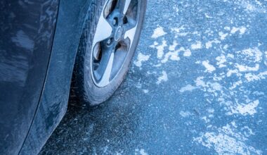 POZOR, Slovensko potrápi poľadovica a ešte aj... Meteorológovia dvíhajú varovný prst!