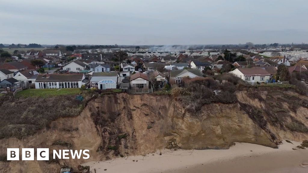 Fourteen clifftop homes in Hemsby are facing 'imminent collapse'
