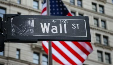 Bank shares drag Wall Street lower as US earnings season disappoints; BBVA partners with UAE’s Alterra on climate fund