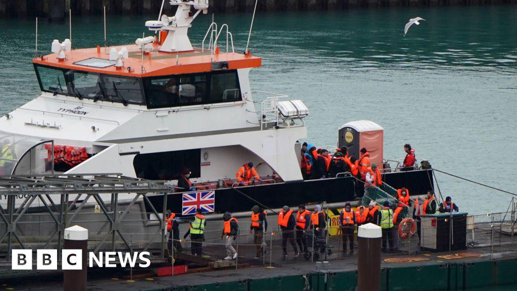 Channel migrant crossings for 2025 highest in three years