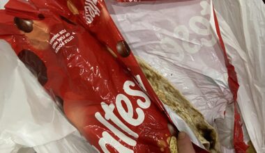 If your chapattis arrived wrapped like this, would you implicitly trust or implicitly distrust the takeaway?