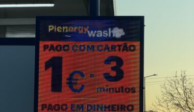 É legal oferecer um serviço mais caro dependo do método de pagamento?