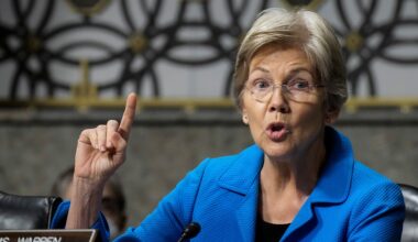 Elizabeth Warren, Democrats investigate banks over Venezuelan oil sales