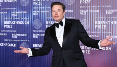 Elon Musk's Ex Ashley St. Clair Says Grok “Undressed” Her Photos at 14