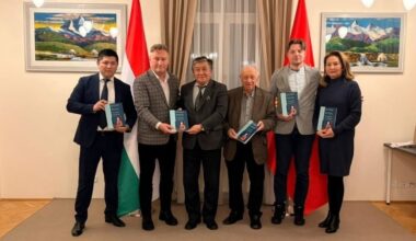 Collection of Alykul Osmonov's poems in Hungarian presented at Kyrgyz Embassy in Hungary