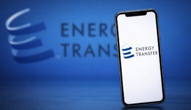 Energy Transfer stock today: ET ends 2026’s first session higher as LNG export record keeps gas flows in focus