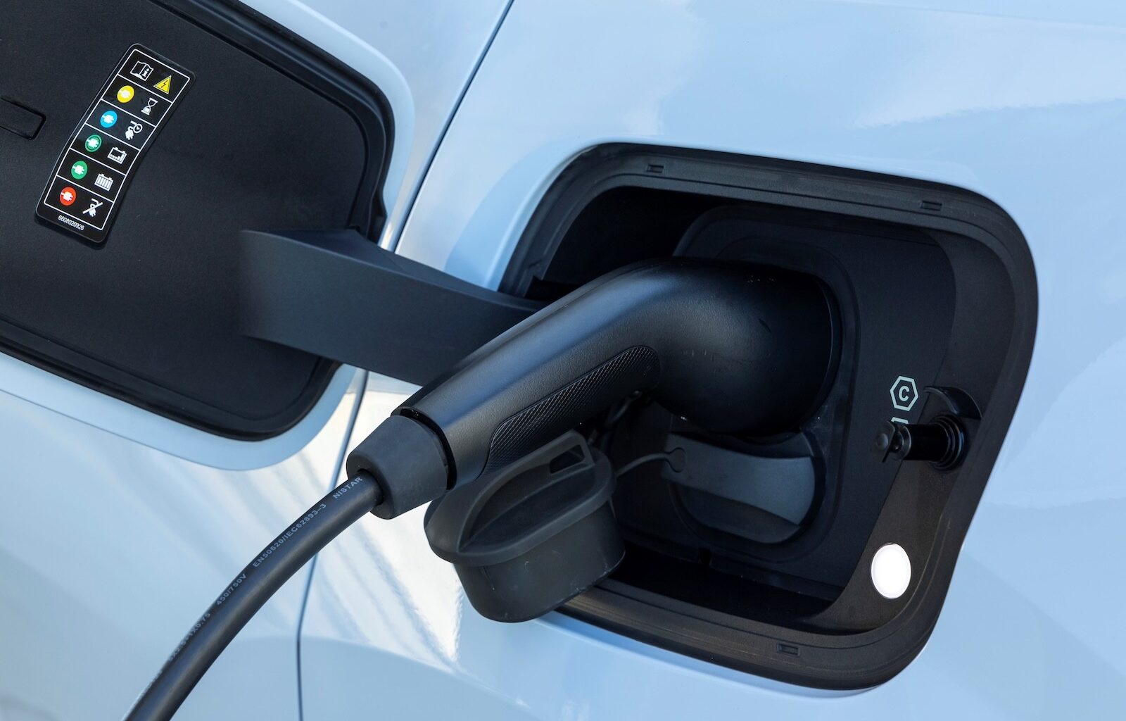 Populairste Volvo van Nederland is brandgevaarlijk!