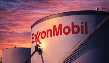 Exxon Mobil stock ends higher as OPEC+ meeting and Venezuela headlines hit oil