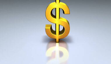 Dollar Drifts Higher as Risk Tone Softens Amid Geopolitics, Tariff Ruling Looms