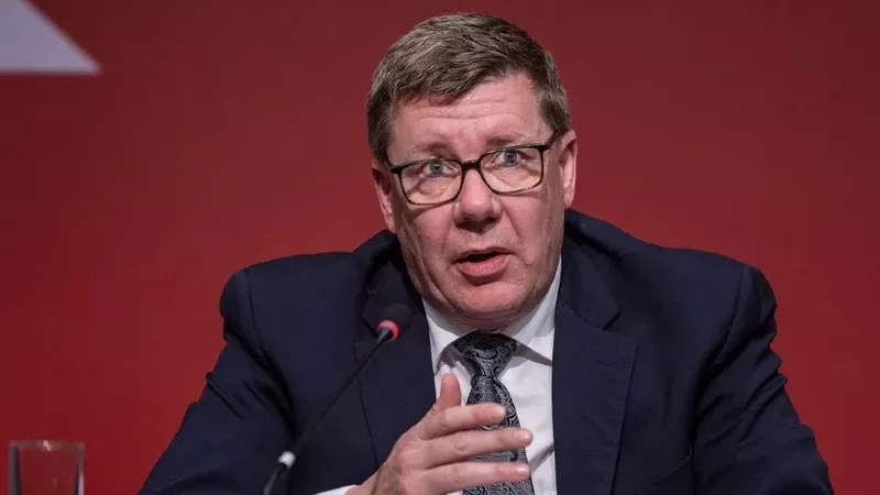 Trump’s latest 100% tariffs threat ‘degradation of the free and fair trade system,’ Moe says