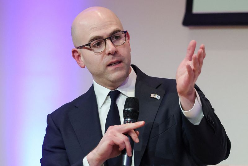 Fed policymakers mostly back Powell after Trump administration's threat