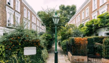 UK lenders hold mortgage rates as nearly 1 million borrowers brace for payment rises