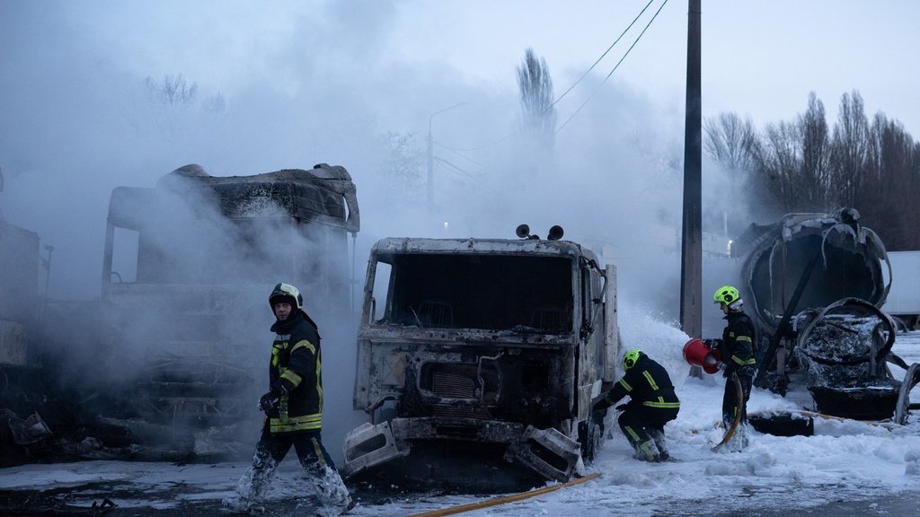 V Abu Dabiju nadaljevanje pogajanj, Rusi znova napadli Kijev