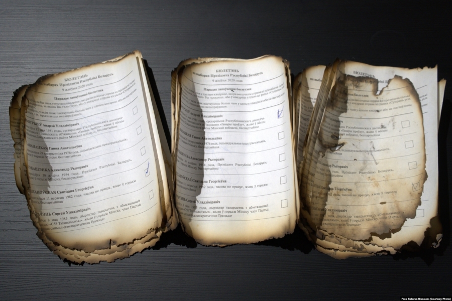 Palina Sharenda-Panasyuk Donates Unique Exhibits to the Museum of Free Belarus — Ballots from 2020 That Were Attempted to Be Burned