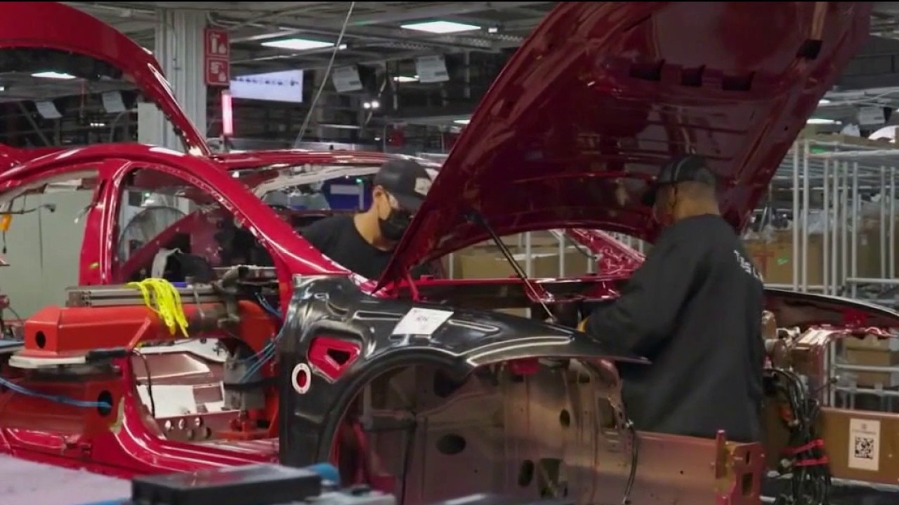 U.S. tariffs mostly paid by American importers and consumers, report suggests