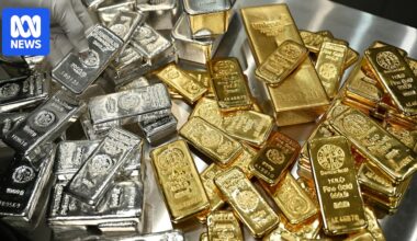 Gold and silver prices drop ahead of announcement on new US Federal Reserve chair