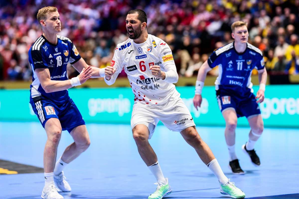 Iceland miss glorious chance to continue perfect record as Croatia finally find their form