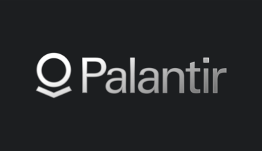 Strong Palantir Start to 2026: Geopolitics Force 11% Surge in PLTR Stock, but Raise Valuation Fears