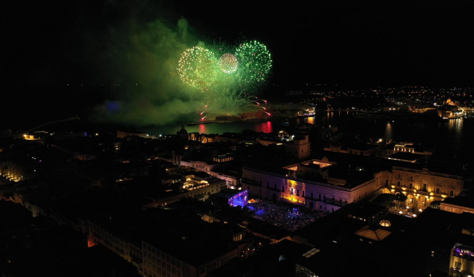 Malta welcomes New Year with fireworks