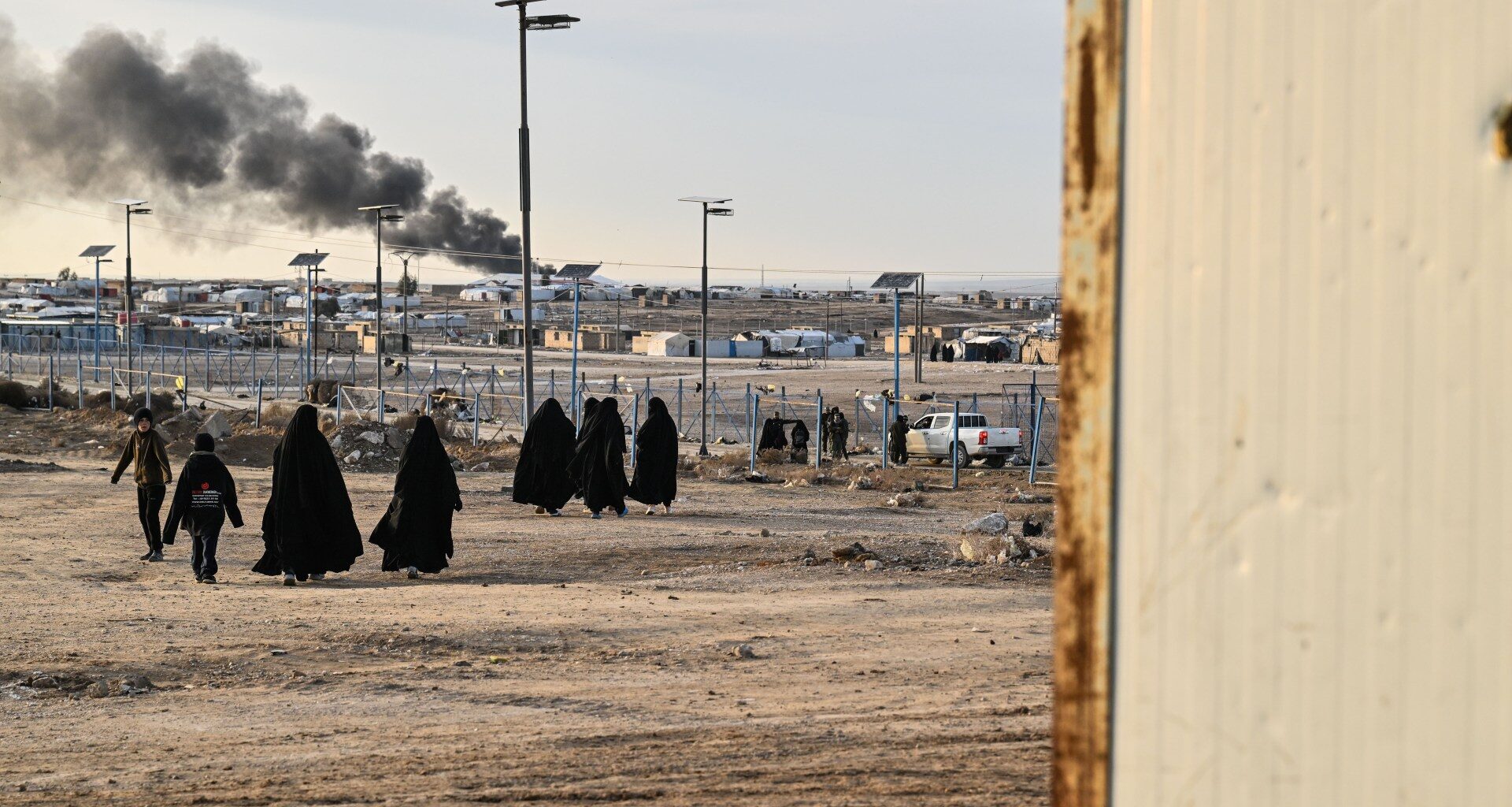 US begins transferring ISIL-linked detainees from Syria to Iraq | News