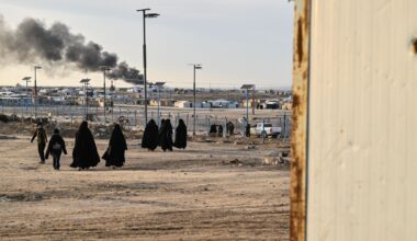 US begins transferring ISIL-linked detainees from Syria to Iraq | News