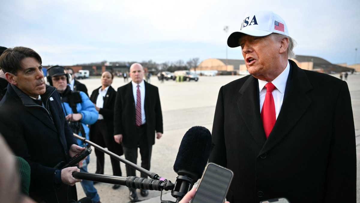 Trump weighs response to deadly protests in Iran