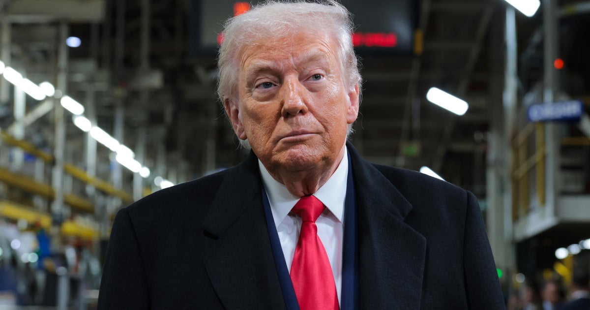 White House says Trump had "appropriate" reaction after he appeared to flip off a heckler and mouth "f*** you"