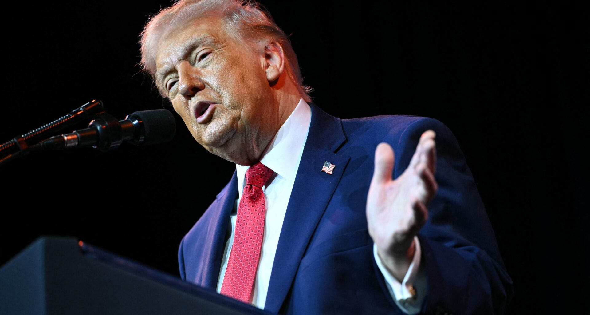 US Strikes $250B Taiwan Chipmaking Deal to Challenge China