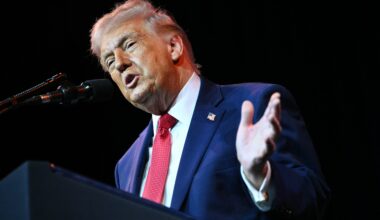 US Strikes $250B Taiwan Chipmaking Deal to Challenge China