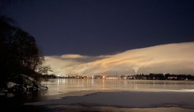 A calm freezing night before the fireworks at Tampere