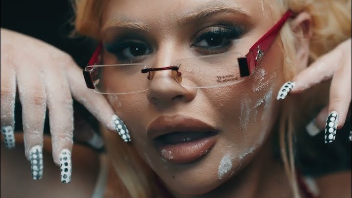 Miriana Conte releases new single 'Napoletana'.