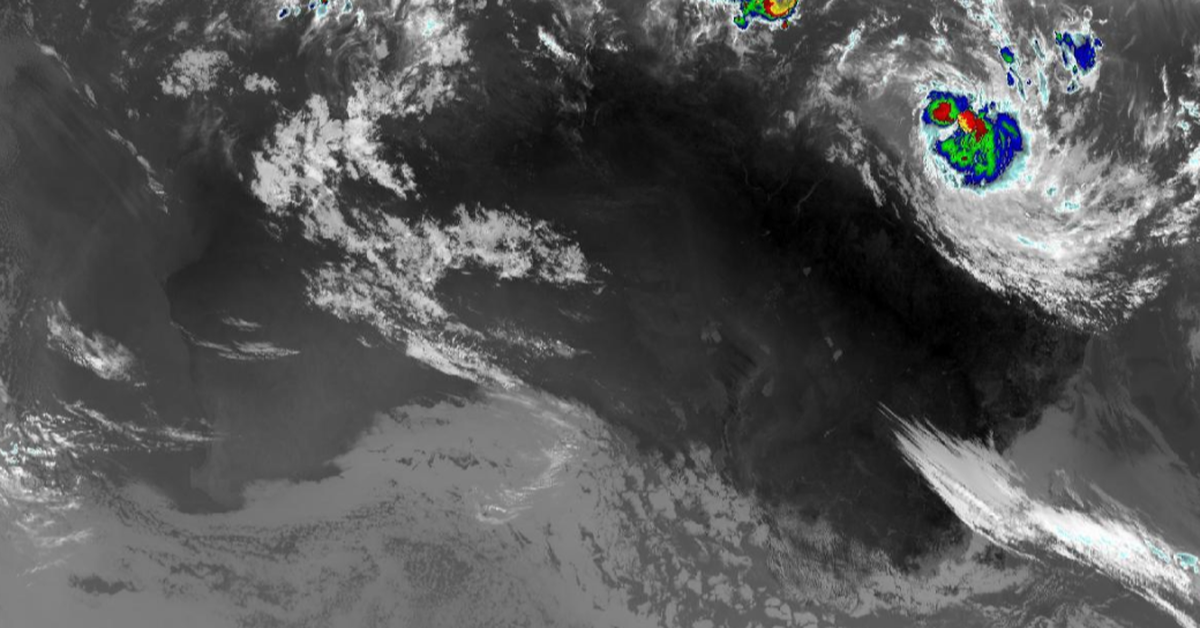 Cyclone Koji to make landfall in Queensland, Firefighters battle multiple out-of-control bushfires in Victoria