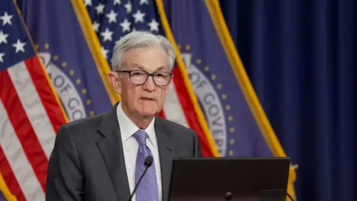 Trump Warns Powell Could Face Unhappiness Staying at Federal Reserve