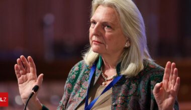 Karin Kneissl wiederholt Hitler-Aussage und bezeichnet Österreicher als „Hyänen“