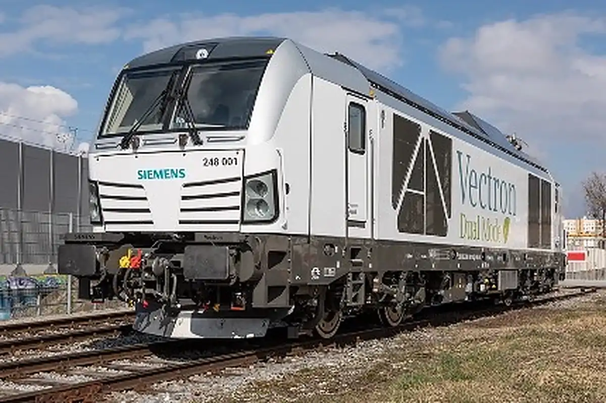 Siemens Vectron Dual Mode authorisation for Germany–Austria