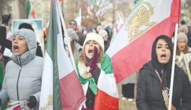 activists take part in a rally supporting protestors in iran at lafayette square across from the white house in washington photo afp