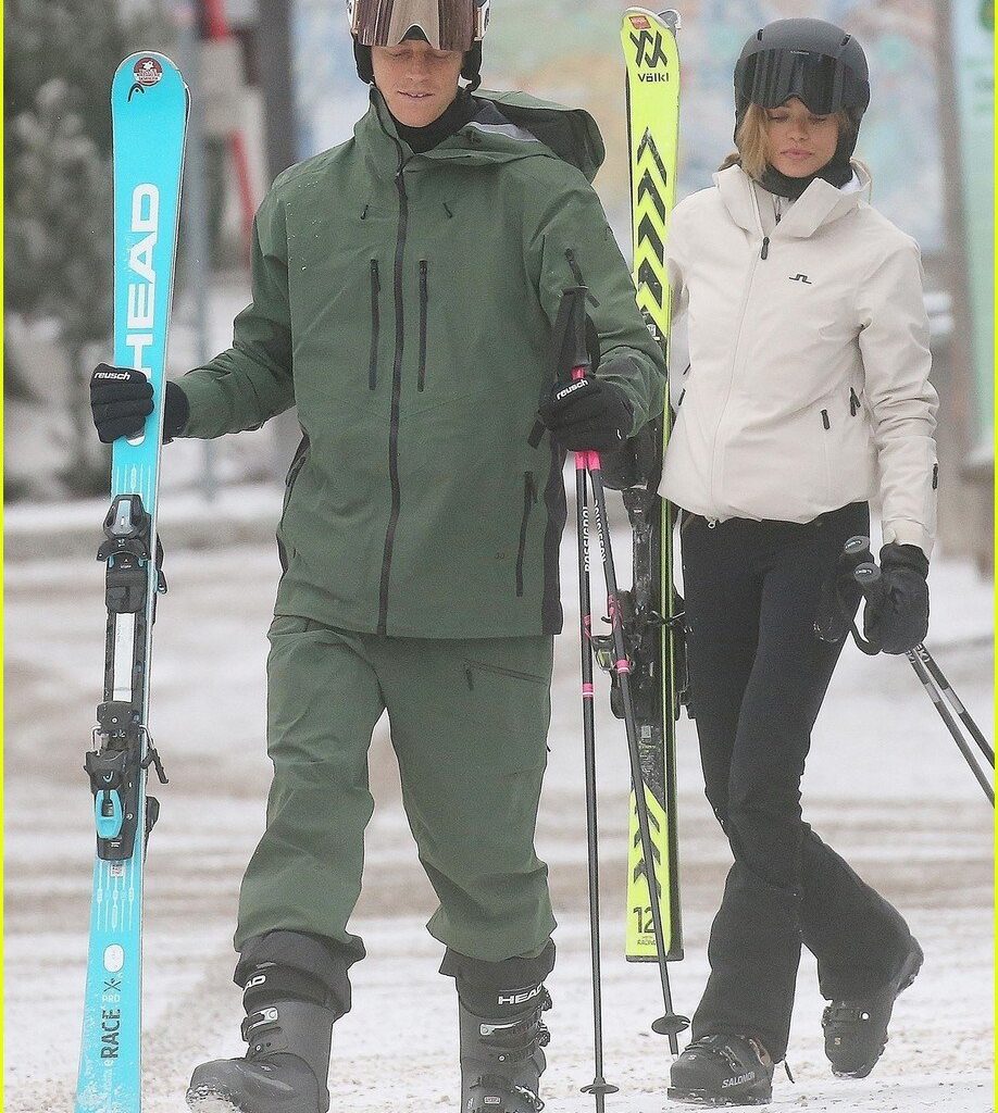 jannik sinner laila hasanovic go skiing in italy 015260811