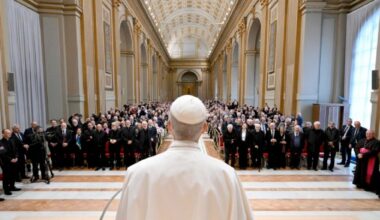 “Live Your Spirituality Without Ever Separating Yourselves from the Rest of the Ecclesial Body”: Pope Leo XIV to the Neocatechumenal Way - ZENIT