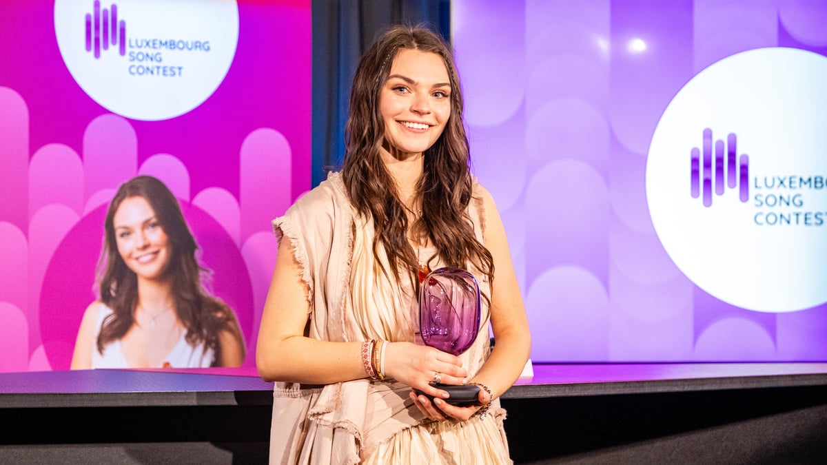 Eva Marijas ESC-Beitrag „Mother Nature“ soll an die Kindheit erinnern, als man noch unbeschwert in Parks und Wäldern spielte. Gleichzeitig ruft er dazu auf, sich wieder mit seinem inneren Kind zu verbinden und Ängste loszulassen. 