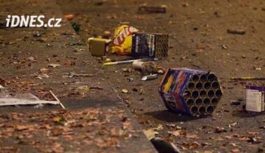 Pyrotechnika utrhla muži obě ruce. Policie ho viní z nedovoleného ozbrojování