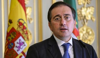 Spain urges Europe to build its own army