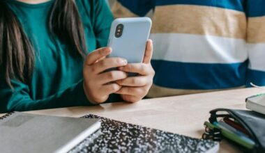 Mobile phones to be banned in Croatian primary schools under new rules