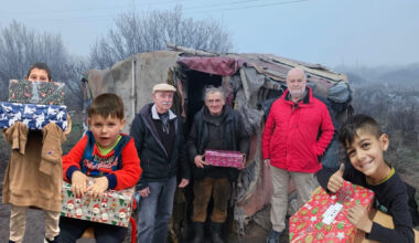 Almost 3,500 shoeboxes donated to families in Ukraine and Romania